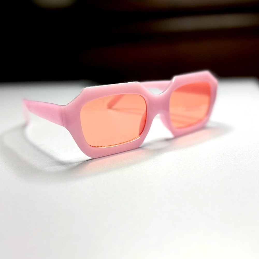 Pink square frame sunglasses with pink lens #retro